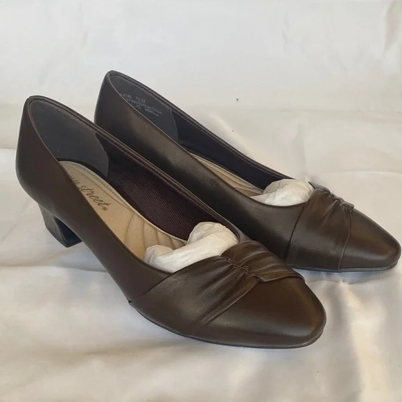 Easy Street Lyanna Women's Block Heel Pumps Brown Size 7.5 - Picture 2 of 9
